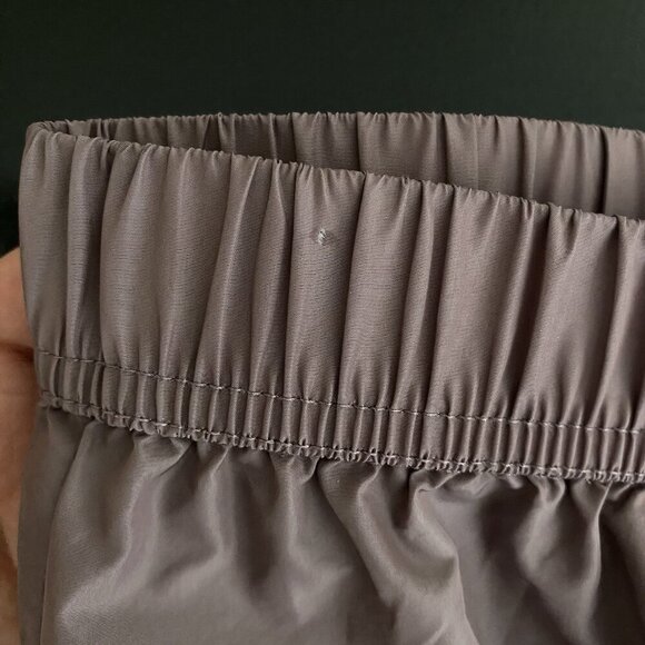 Fabletics Parachute Pant Size M Lightweight Cargo Jogger Windbreaker Plum Shine - Picture 8 of 12